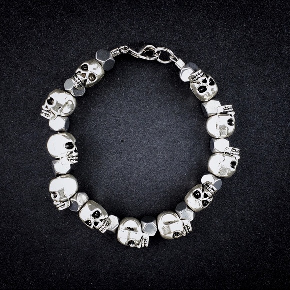 💀Silver Skull Hematite Men’s Beaded Bracelet - Picture 2 of 5